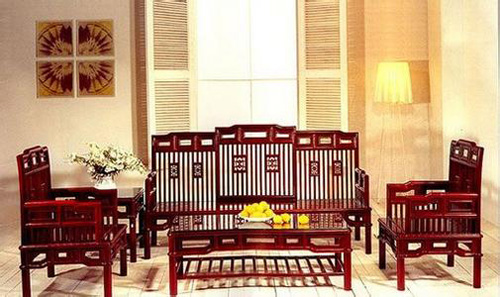 細數(shù)紅木家具的8大優(yōu)勢 消費者選擇要實用為先
